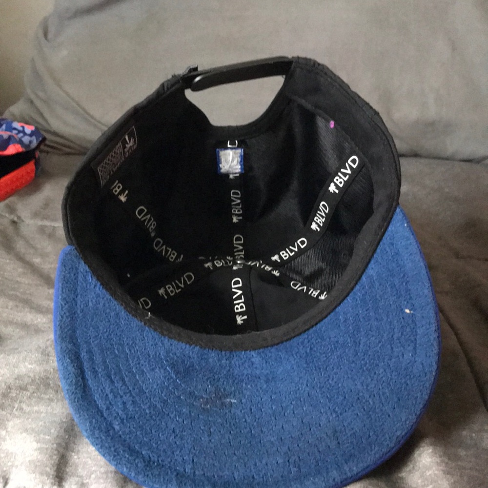 Hat - Picture 4 of 4